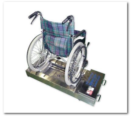 2車輪振動式 車椅子タイヤ洗浄装置